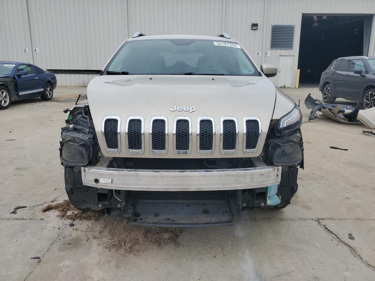 2015 Jeep Cherokee Latitude vin: 1C4PJMCB6FW664258