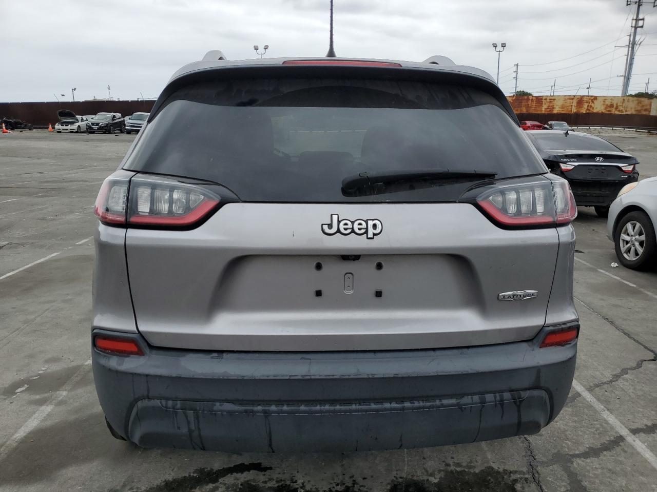 1C4PJLCB3KD247907 2019 Jeep Cherokee Latitude