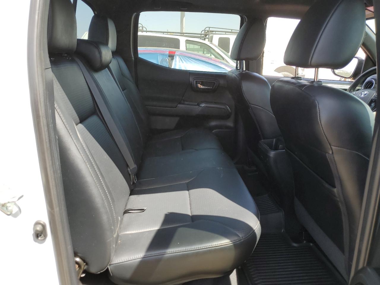 3TMCZ5AN7KM272961 2019 Toyota Tacoma Double Cab