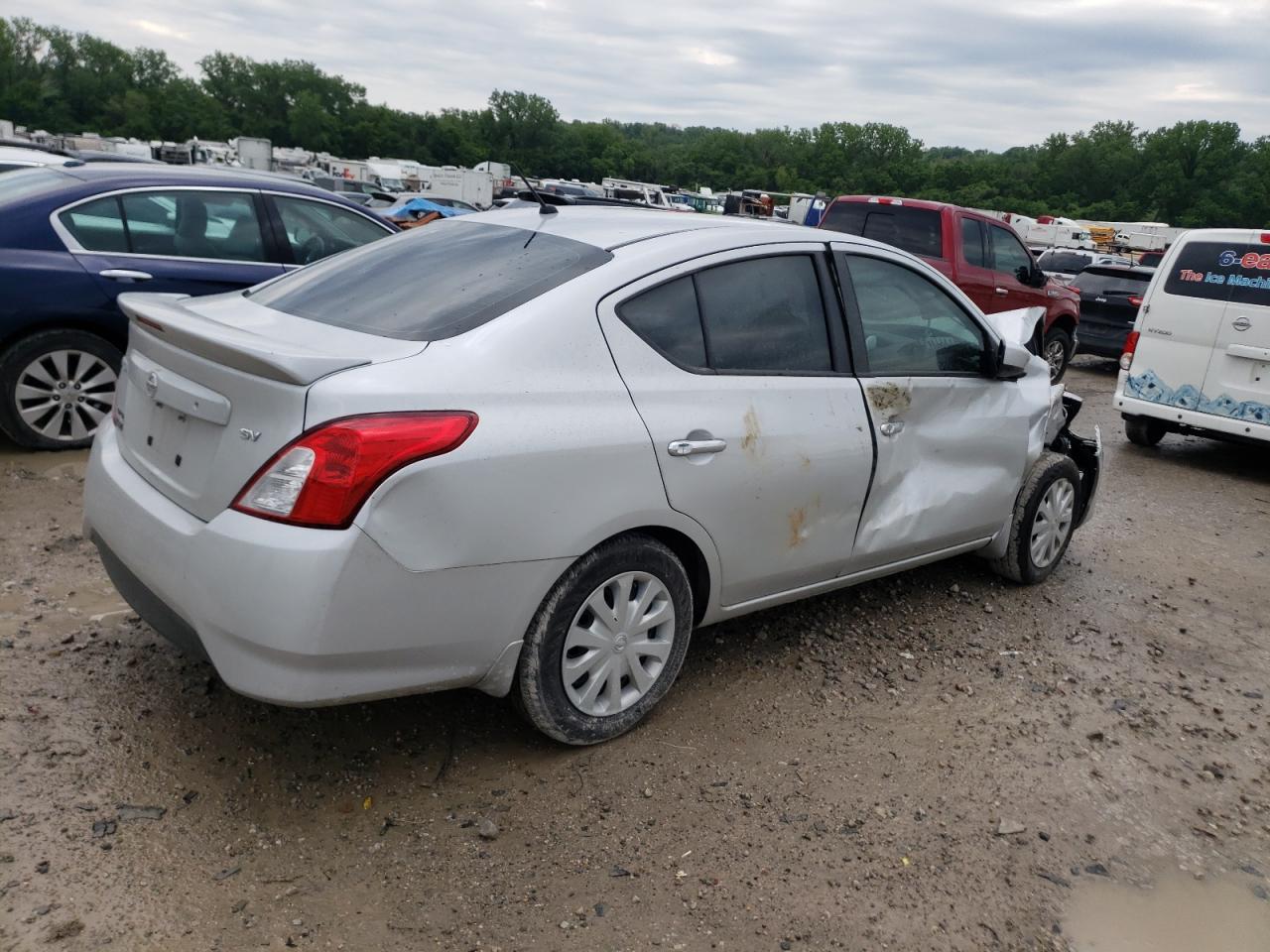 3N1CN7AP6JL869941 2018 Nissan Versa S