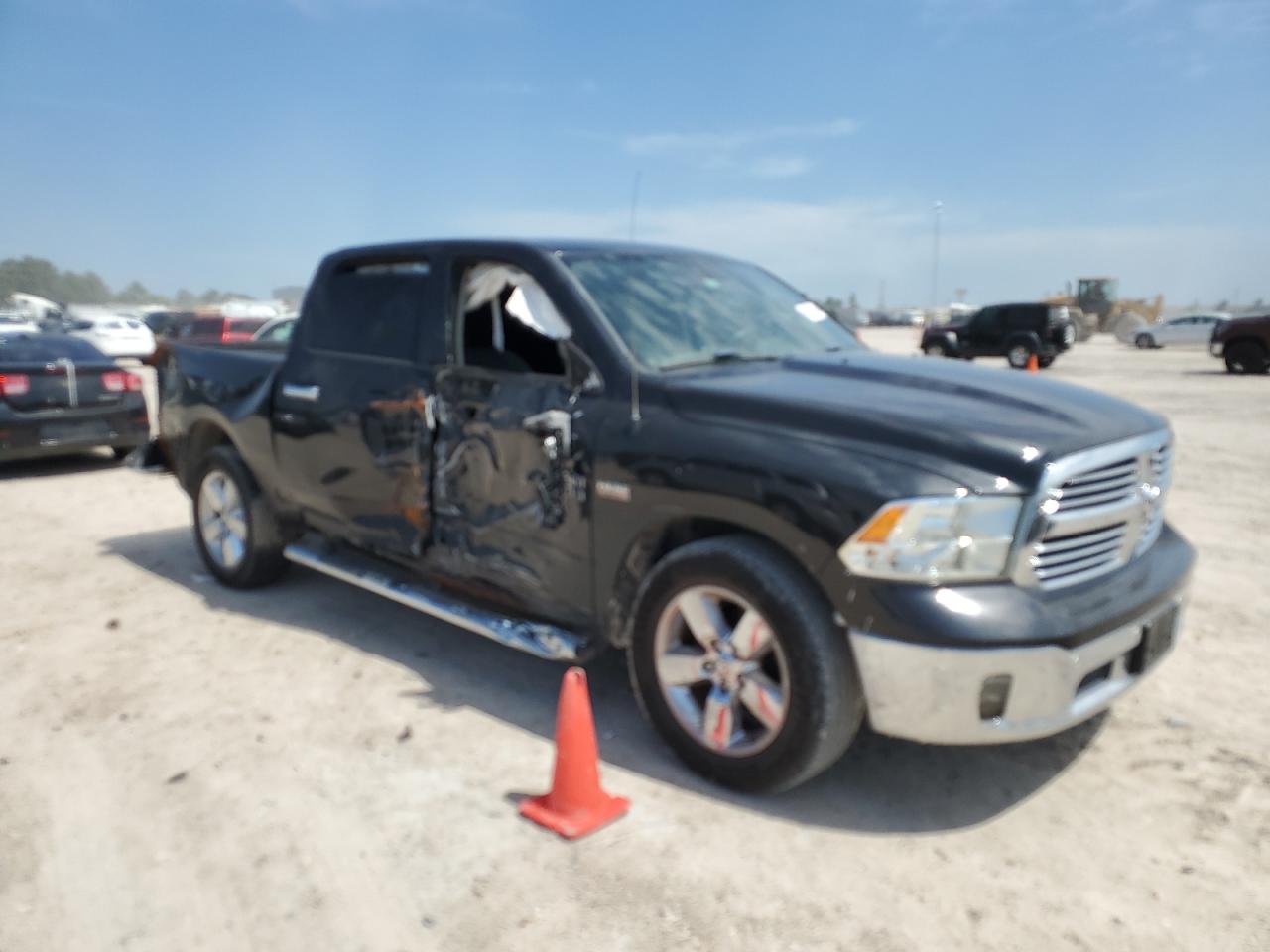 1C6RR6LT6GS128237 2016 Ram 1500 Slt