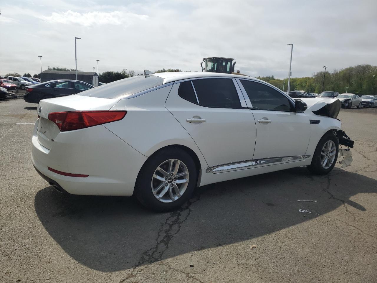 KNAGM4A74B5068973 2011 Kia Optima Lx