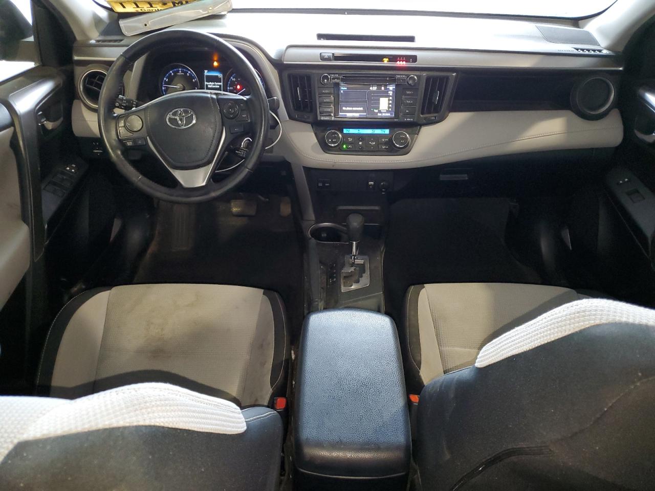 JTMRFREV6HD204580 2017 Toyota Rav4 Xle