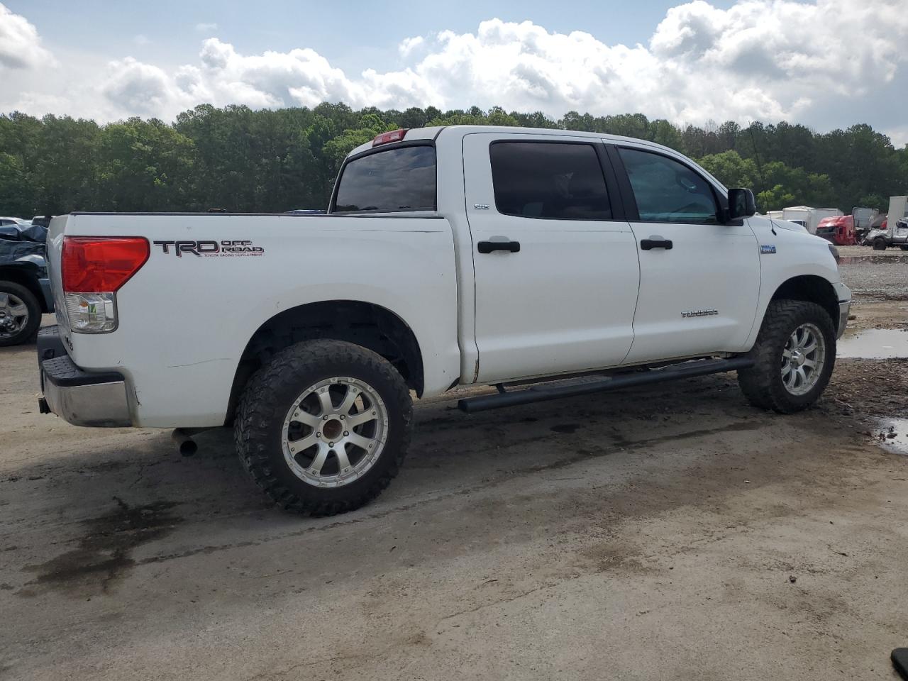 5TFDW5F10BX191460 2011 Toyota Tundra Crewmax Sr5