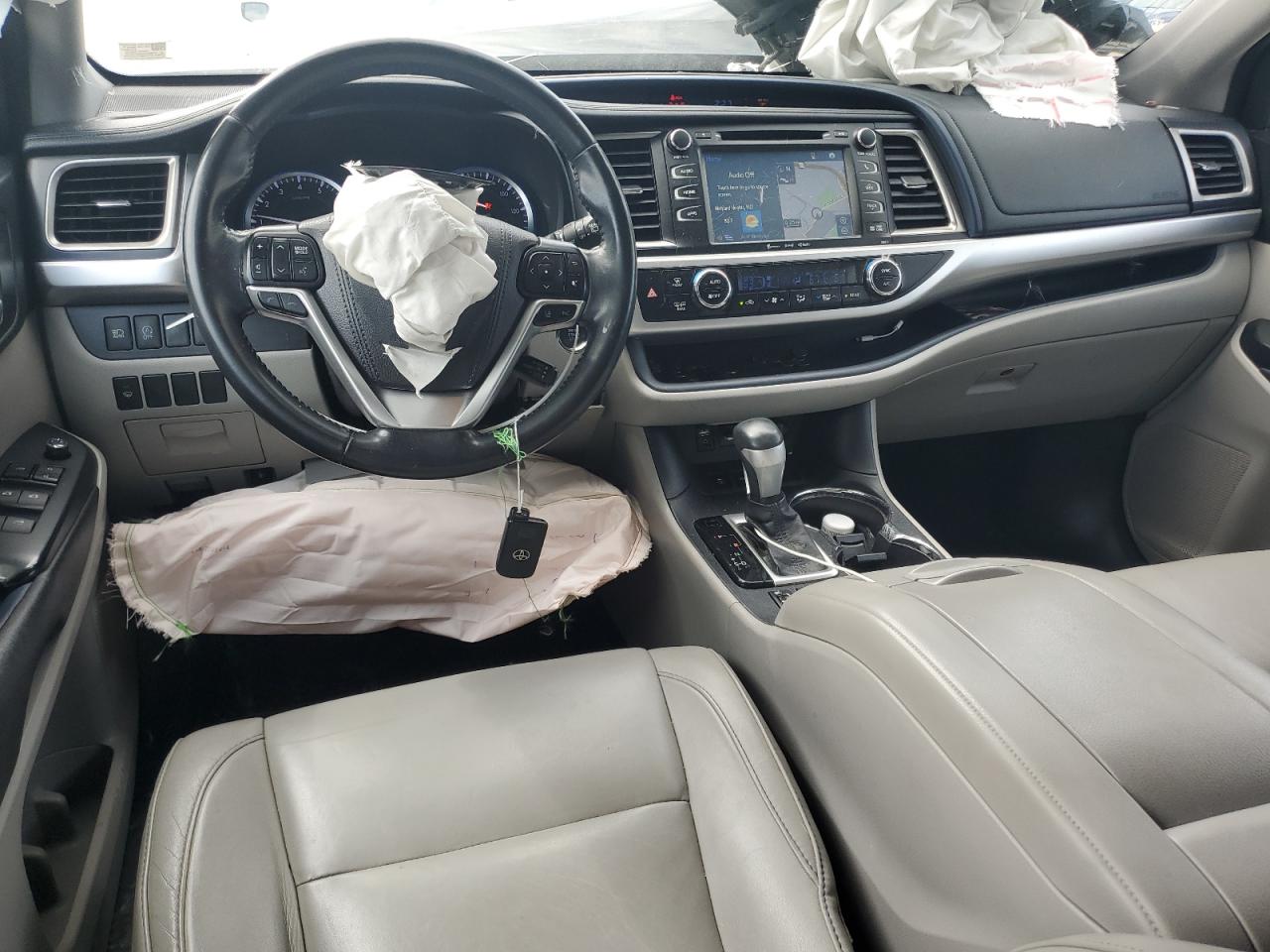 5TDKZRFH3HS198145 2017 Toyota Highlander Se