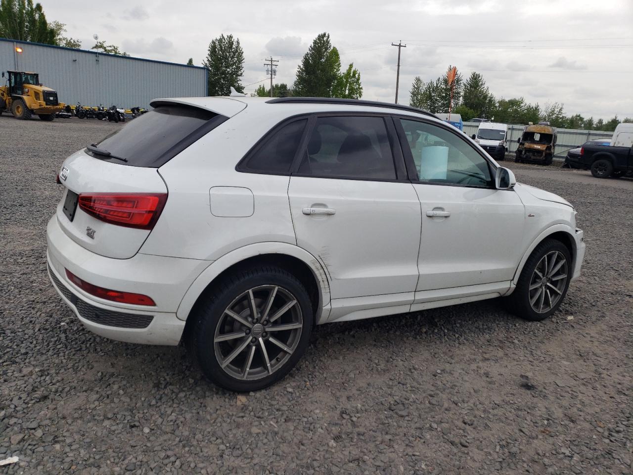 WA1JCCFS3JR011734 2018 Audi Q3 Premium Plus