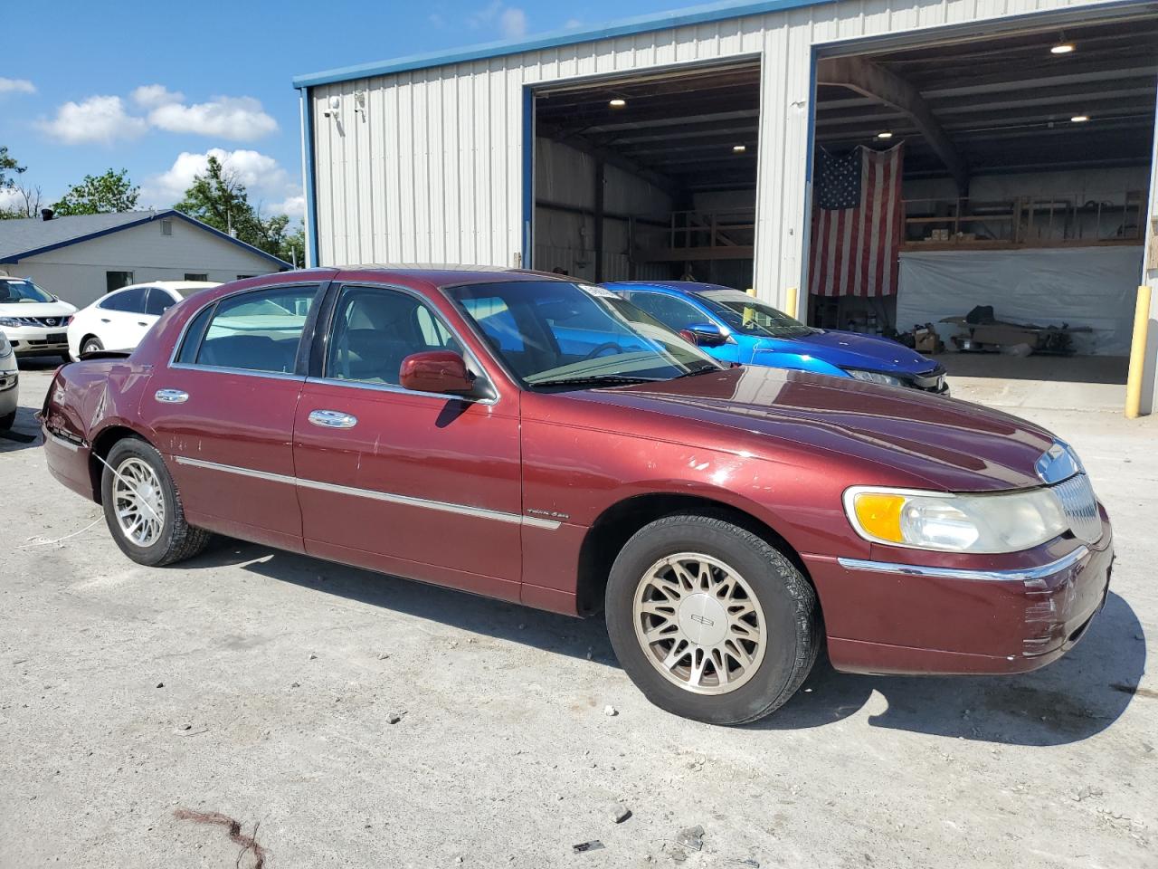 Lot #3026095107 2000 LINCOLN TOWN CAR S