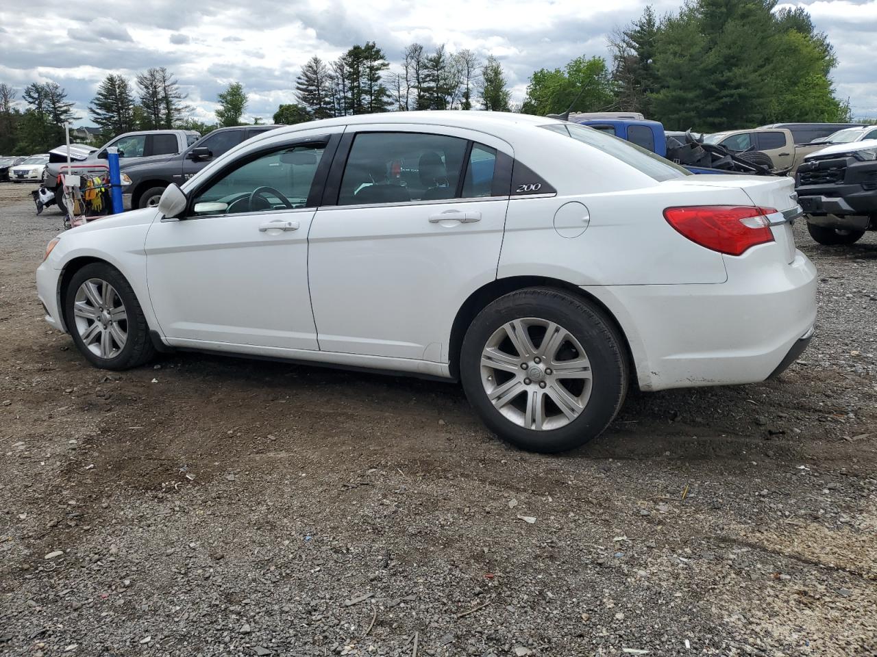 2013 Chrysler 200 Touring vin: 1C3CCBBB2DN650122