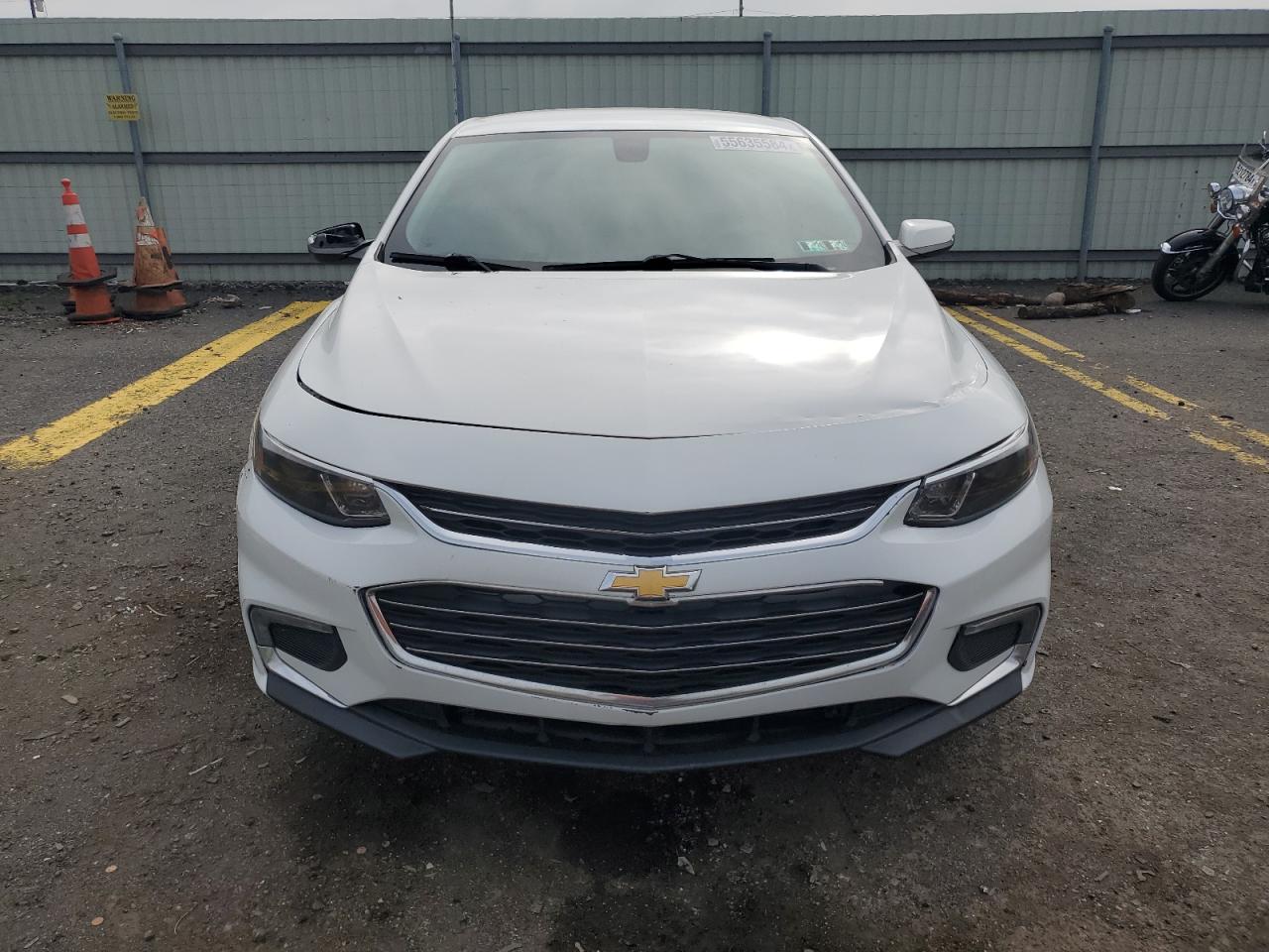 1G1ZD5ST1JF146060 2018 Chevrolet Malibu Lt