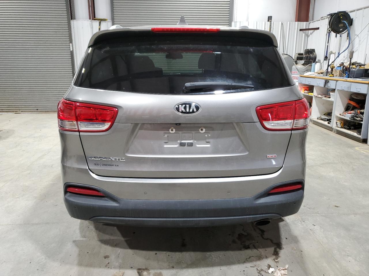 2018 Kia Sorento Lx vin: 5XYPG4A38JG415783