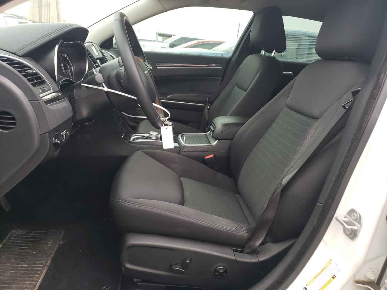 2C3CCAAG9LH159383 2020 Chrysler 300 Touring