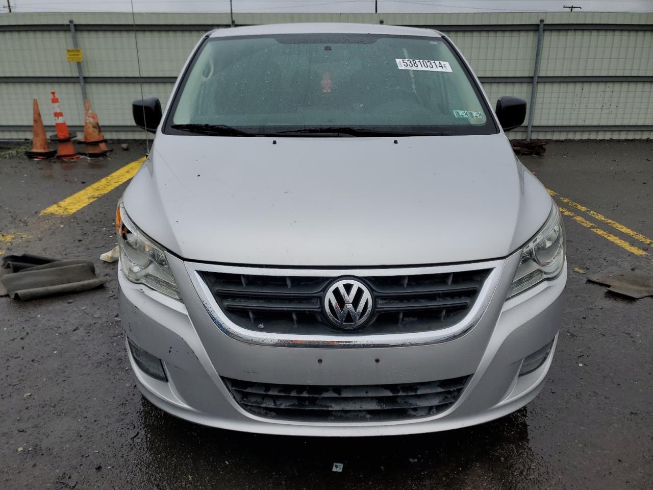 2V4RW4D16AR360645 2010 Volkswagen Routan S