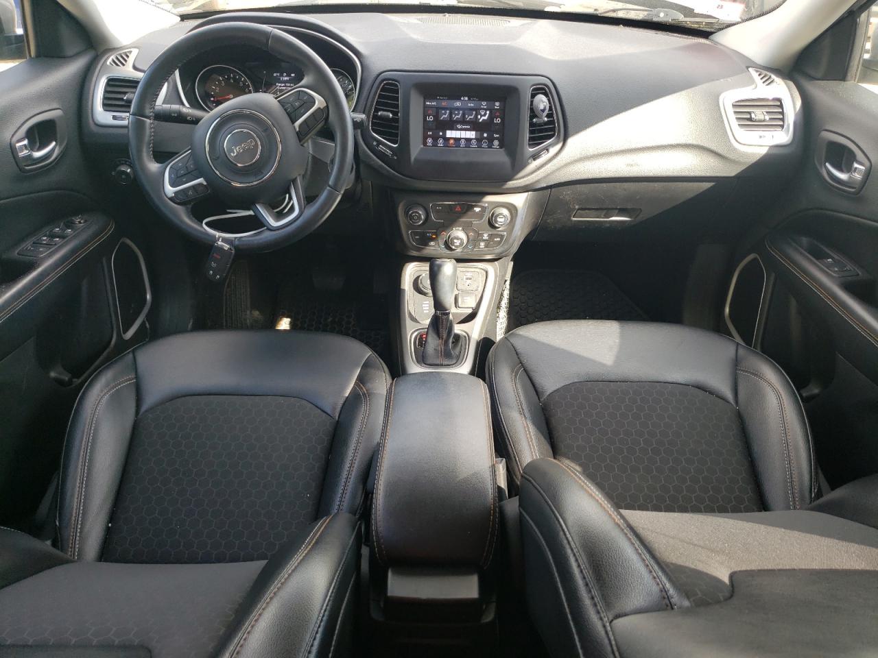 3C4NJDBB5KT678774 2019 Jeep Compass Latitude