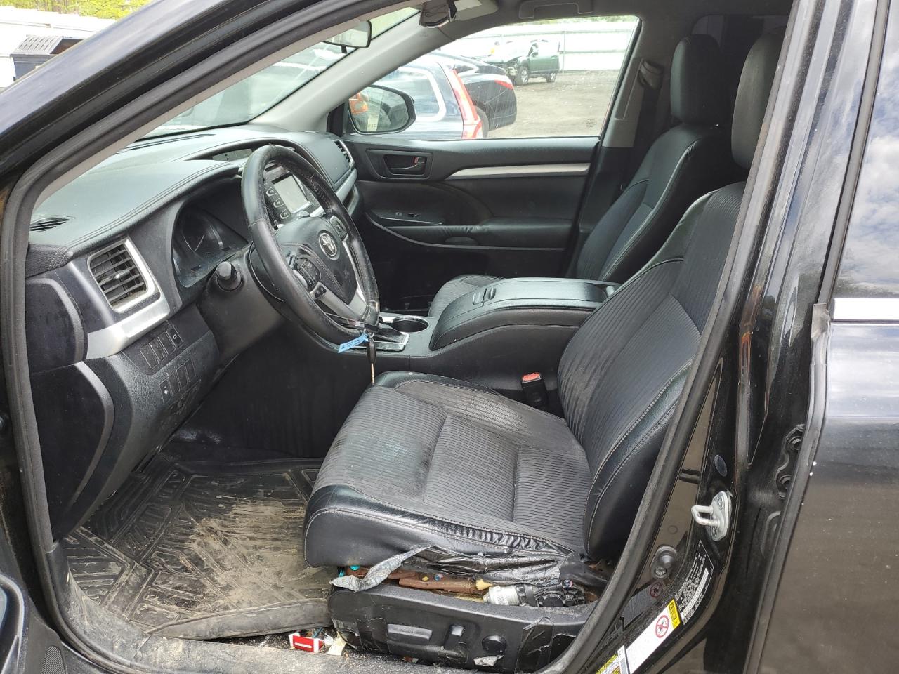 5TDBKRFHXES048016 2014 Toyota Highlander Le