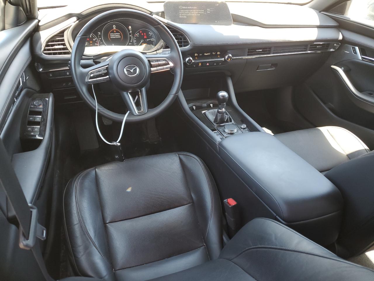 JM1BPAML3N1507068 2022 Mazda 3 Premium