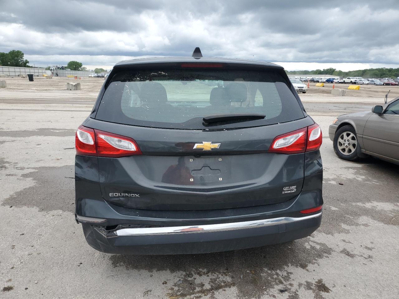 2018 Chevrolet Equinox Ls vin: 2GNAXHEV9J6126649