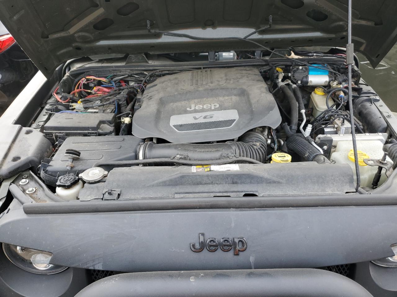 1C4BJWEG9GL132584 2016 Jeep Wrangler Unlimited Sahara