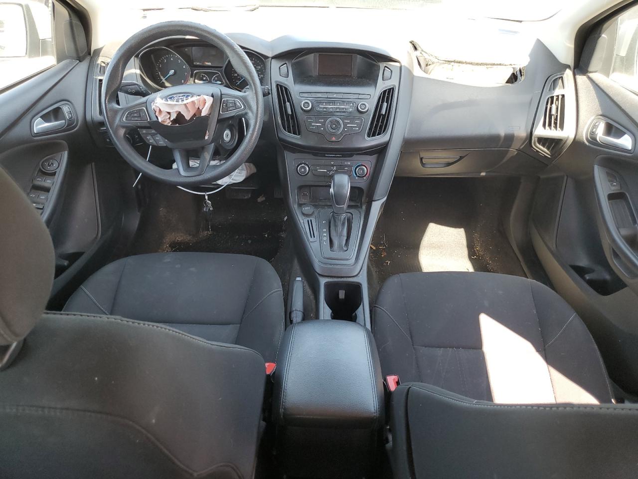 1FADP3K29JL280357 2018 Ford Focus Se