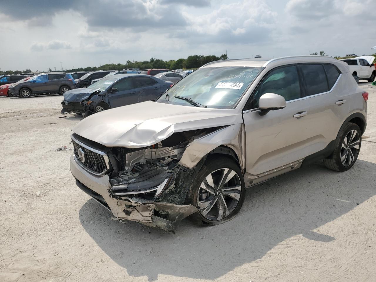 YV4L12UEXR2203293 2024 Volvo Xc40 Plus