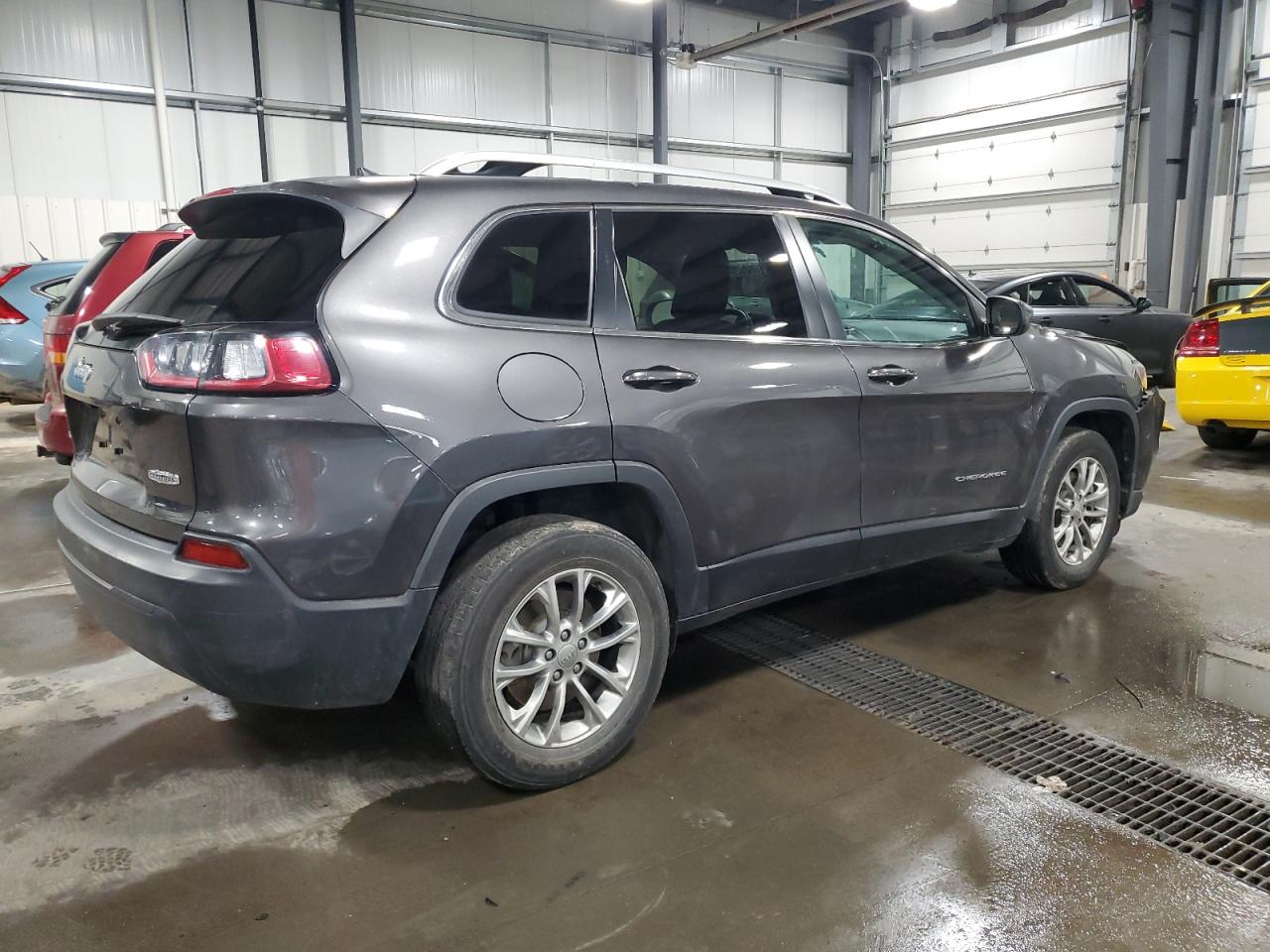 2019 Jeep Cherokee Latitude Plus vin: 1C4PJMLBXKD181975