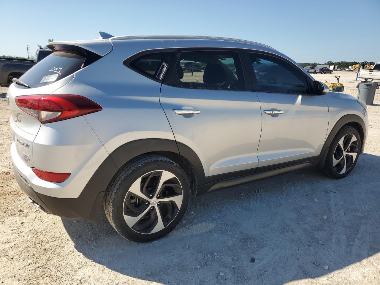 KM8J33A22GU108096 2016 Hyundai Tucson Limited