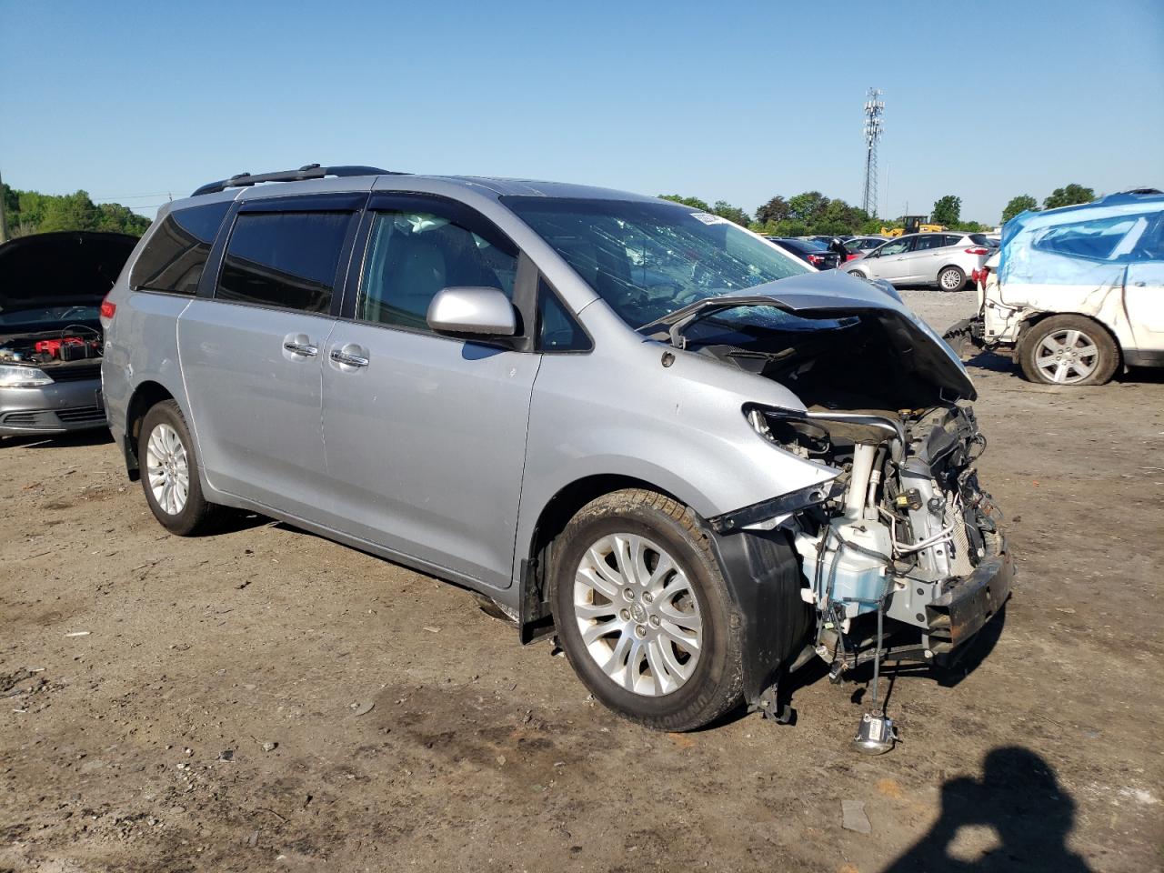 5TDYK3DC0ES463103 2014 Toyota Sienna Xle