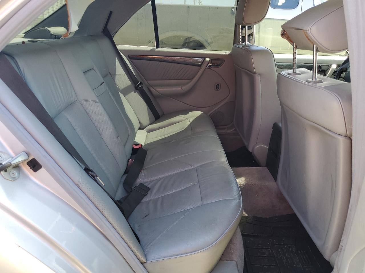 WDBHA29G7XA724119 1999 Mercedes-Benz C 280