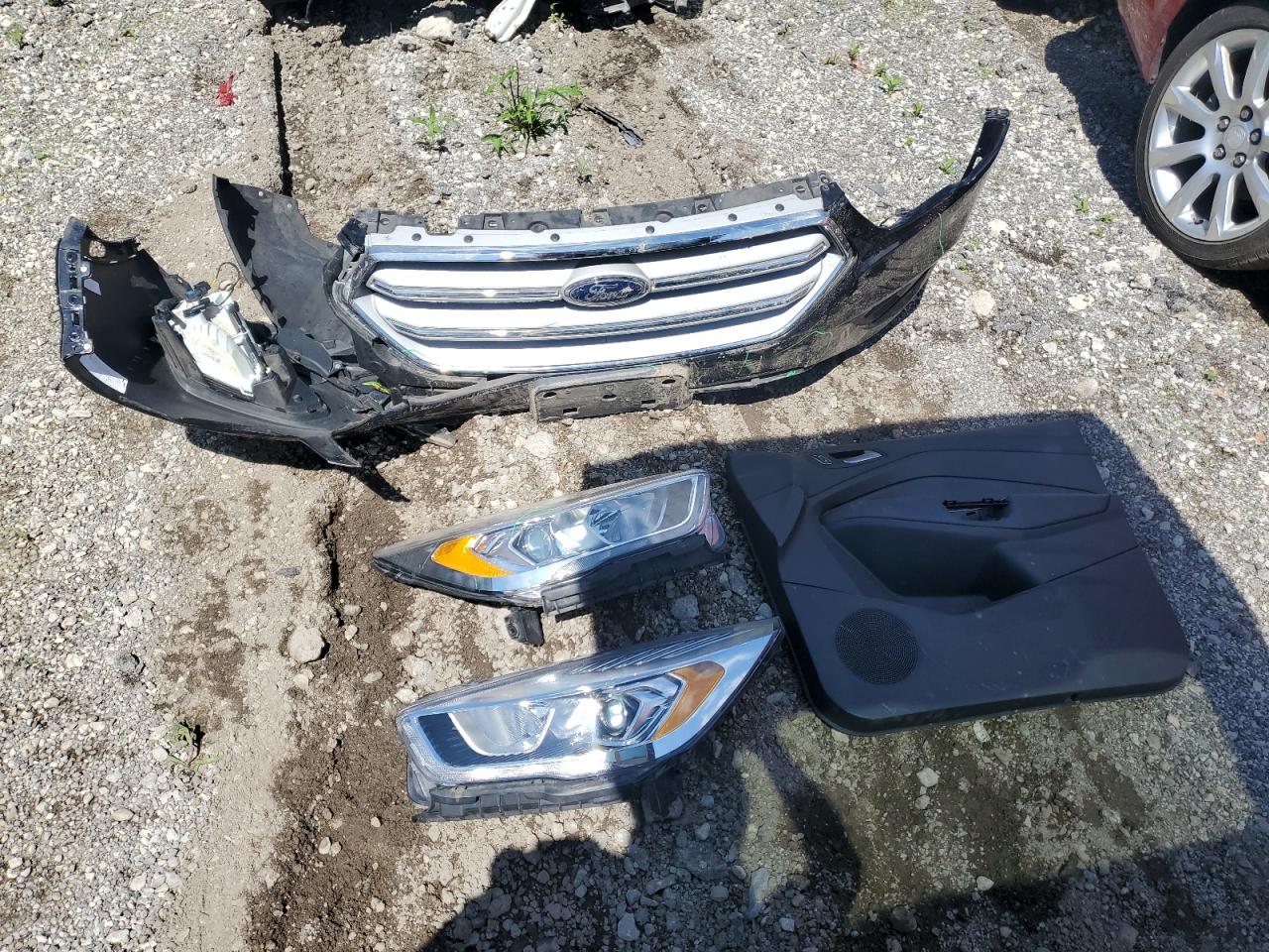 1FMCU0HD5JUC55869 FORD ESCAPE 2018