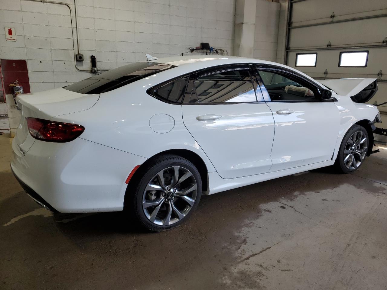 2015 Chrysler 200 S vin: 1C3CCCBG2FN672464