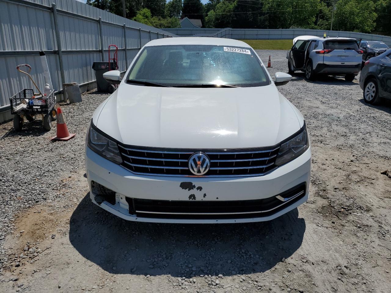 1VWAT7A37HC083138 2017 Volkswagen Passat S