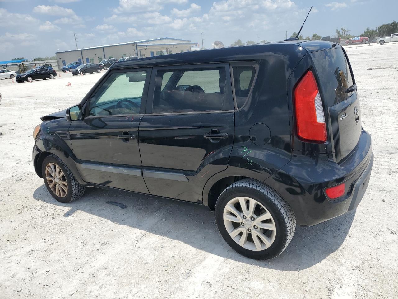 KNDJT2A66D7756875 2013 Kia Soul +