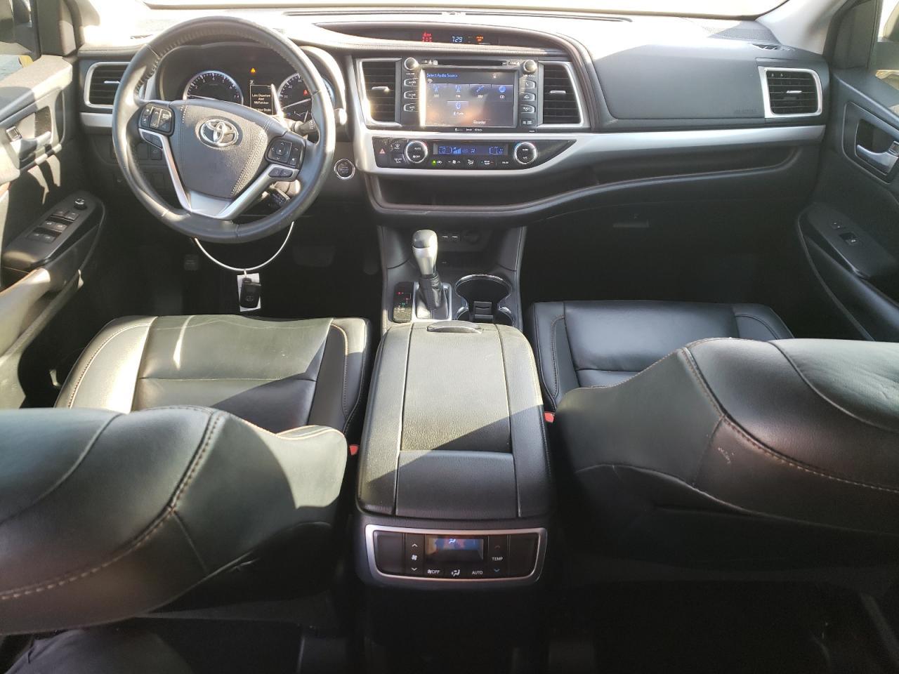 5TDKZRFH3KS331476 2019 Toyota Highlander Se