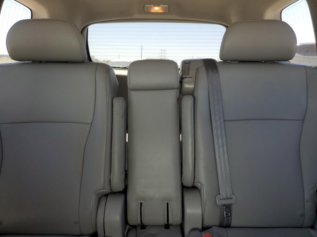 5TDDK3EHXAS029676 2010 Toyota Highlander Limited