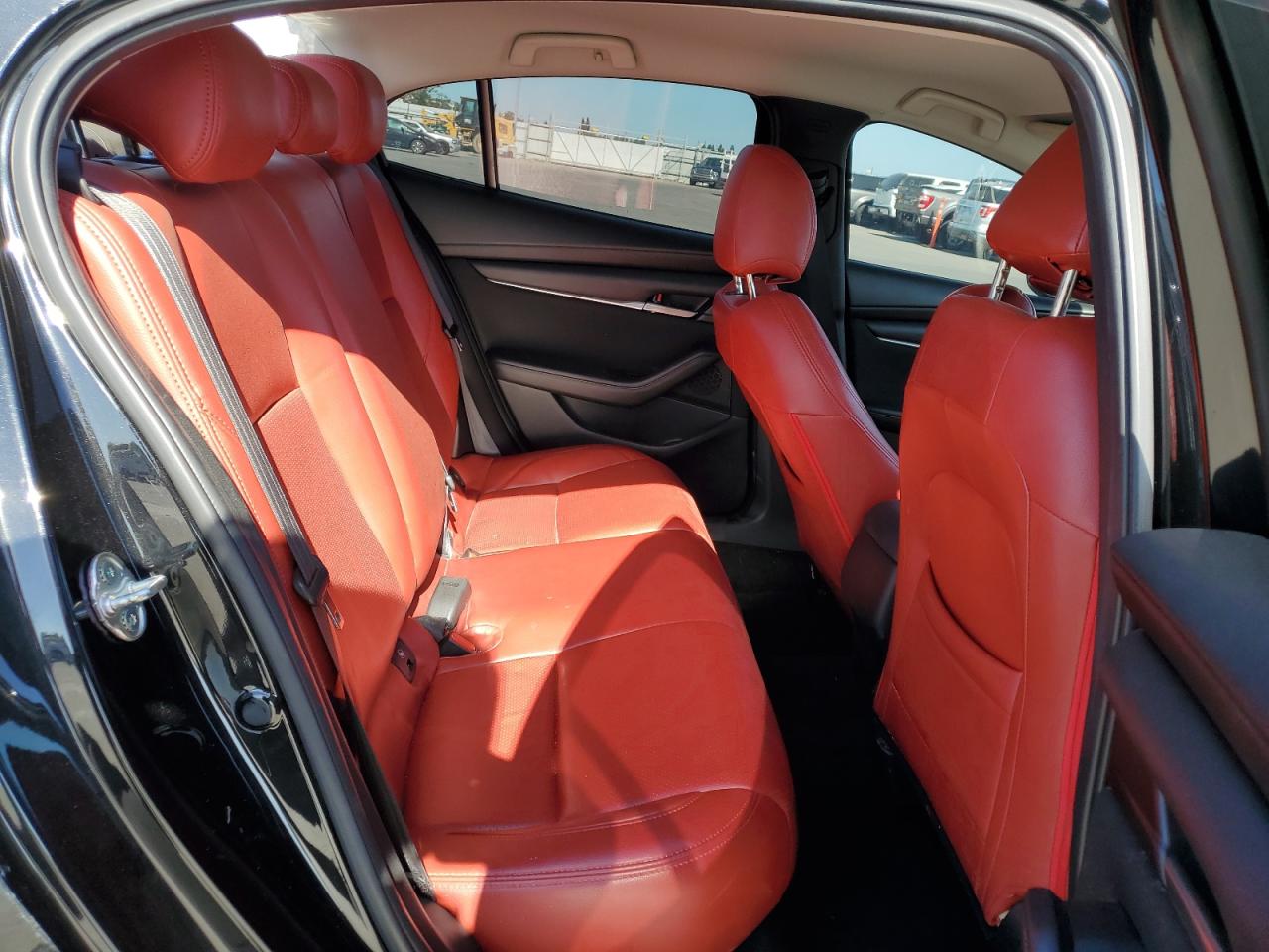 JM1BPAA72M1327814 2021 Mazda 3