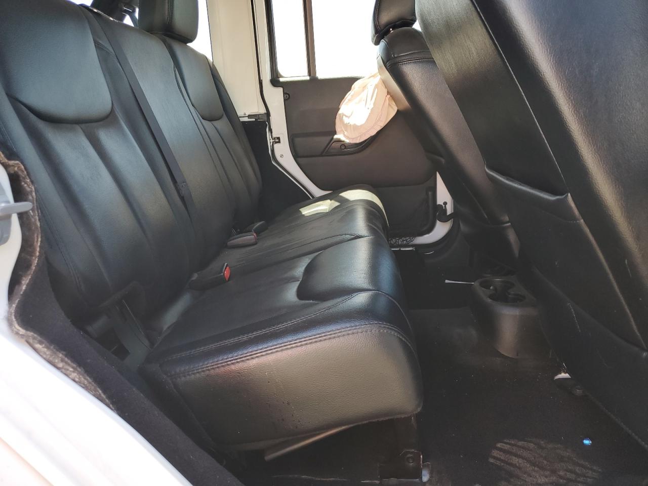 1C4HJWEG3EL301781 2014 Jeep Wrangler Unlimited Sahara