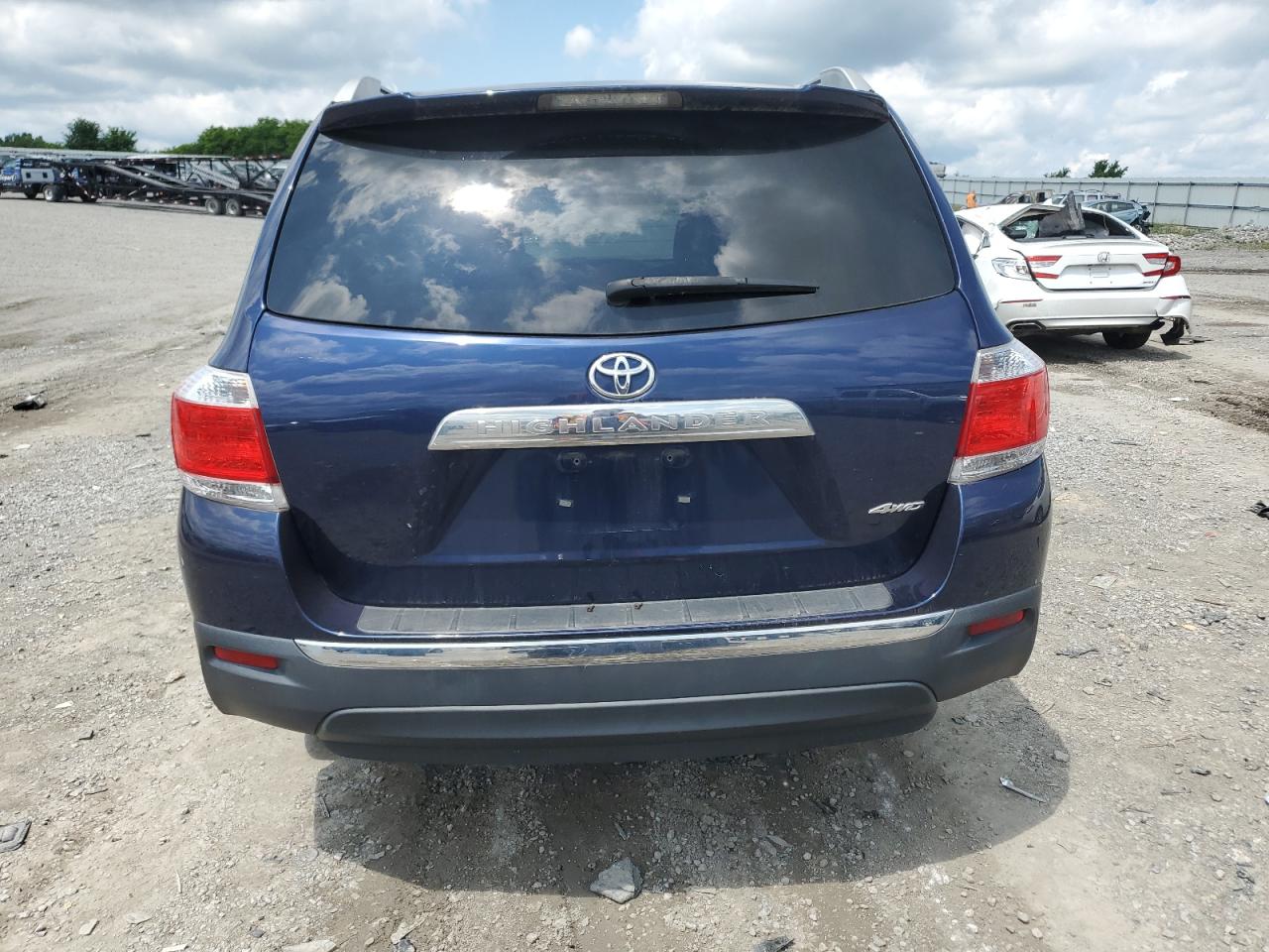 5TDBK3EH1DS209172 2013 Toyota Highlander Base