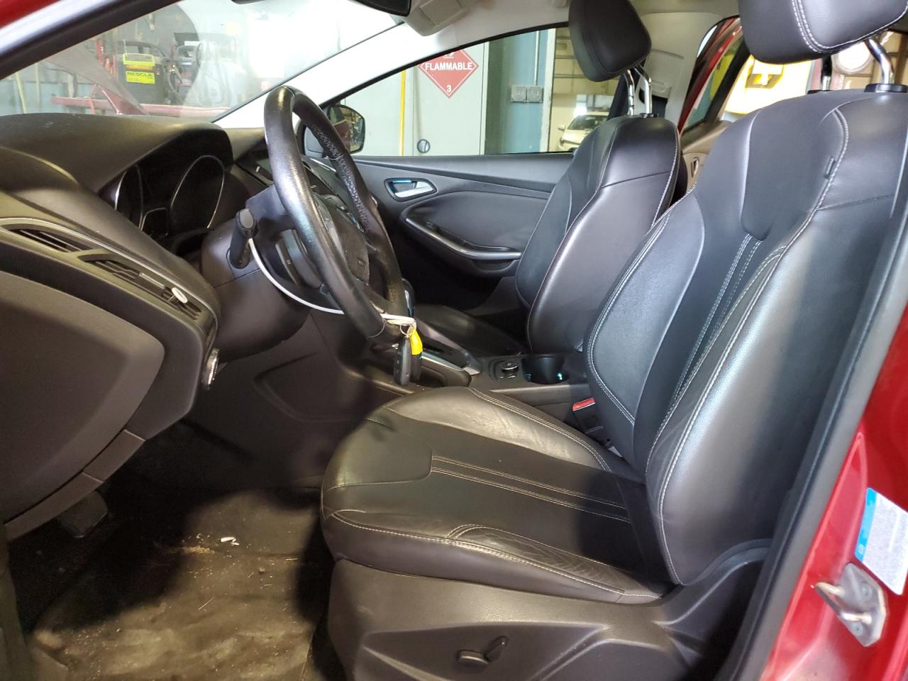 1FAHP3J29CL122221 2012 Ford Focus Titanium