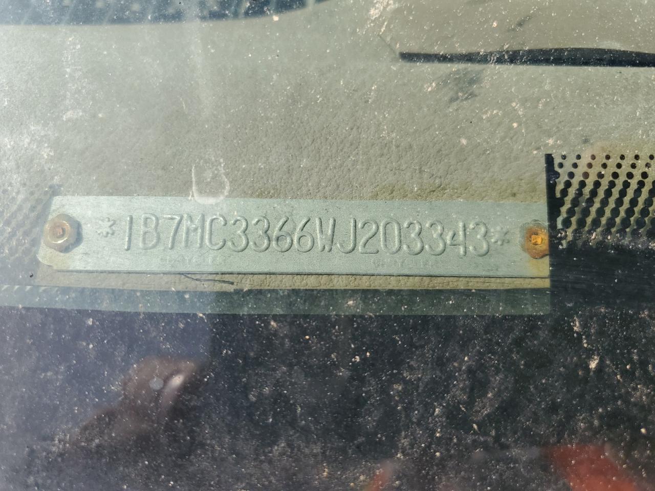 3B7HF13Z1YG155617 1998 Dodge Ram 1500