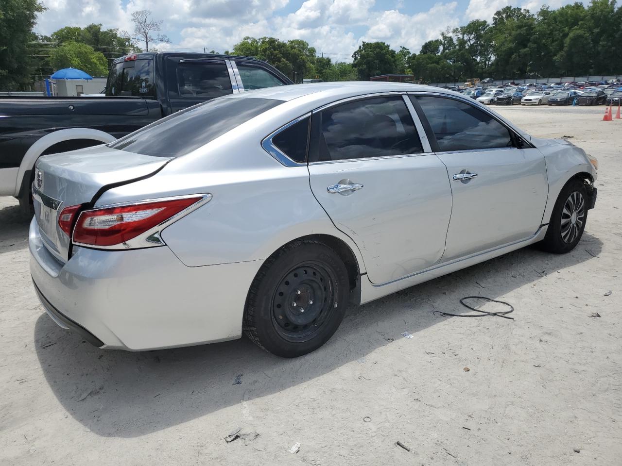 2016 Nissan Altima 2.5 vin: 1N4AL3AP1GC211750