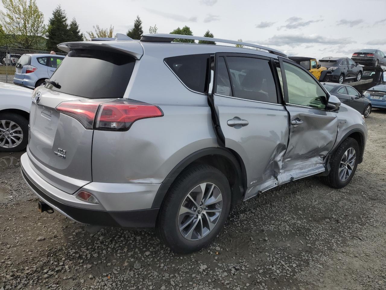 JTMRJREV8HD107704 2017 Toyota Rav4 Hv Le