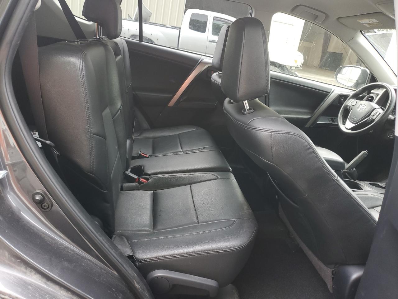 JTMBFREV3HJ119747 2017 Toyota Rav4 Le