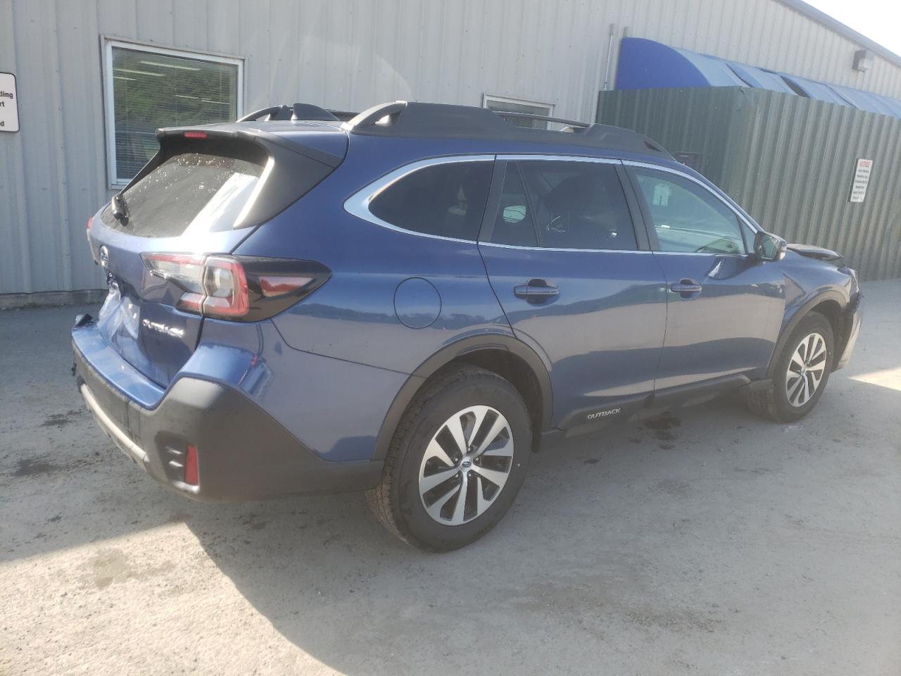 4S4BTAFC7N3191246 2022 Subaru Outback Premium