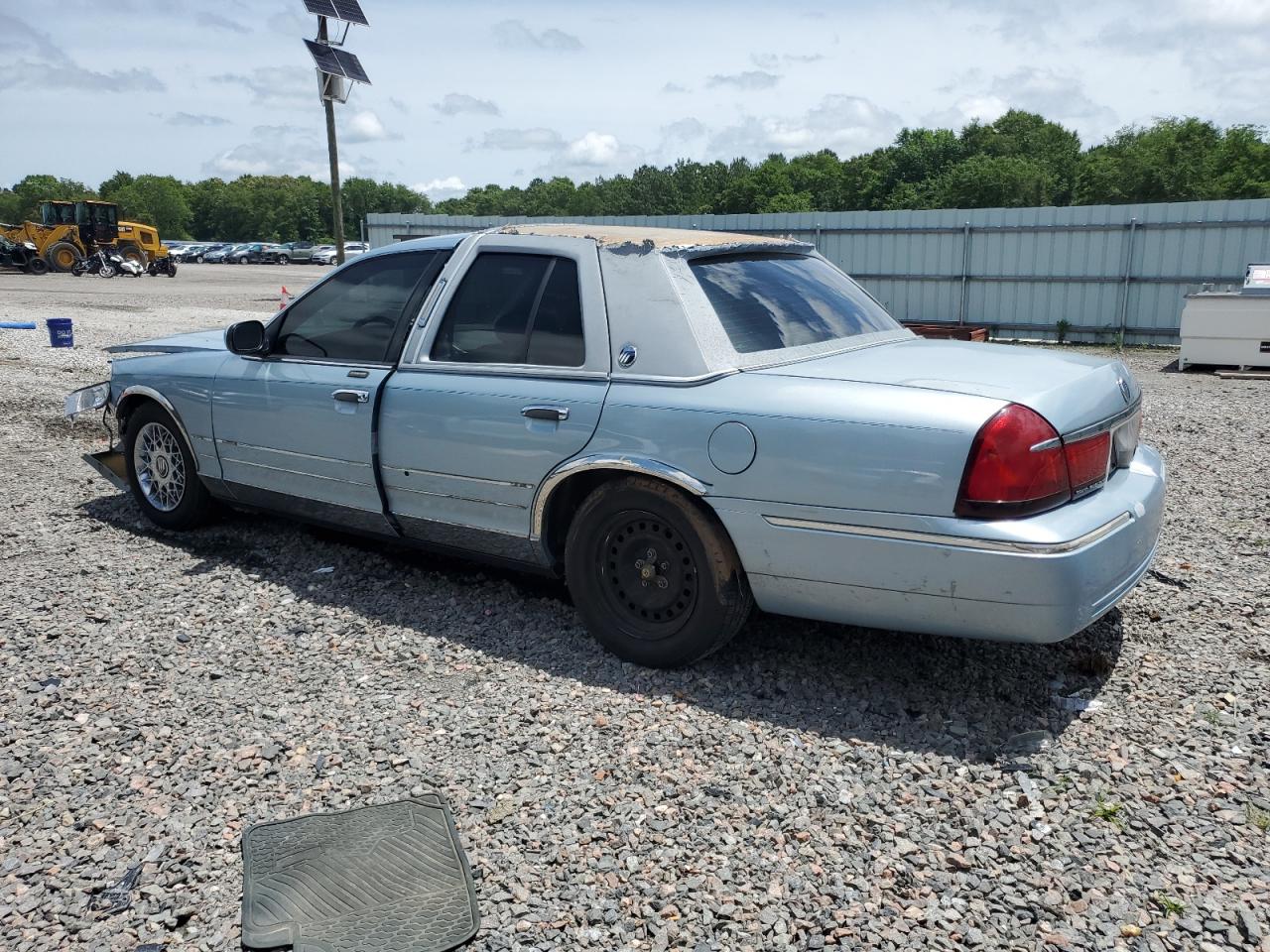 2MEFM74W62X646278 2002 Mercury Grand Marquis Gs