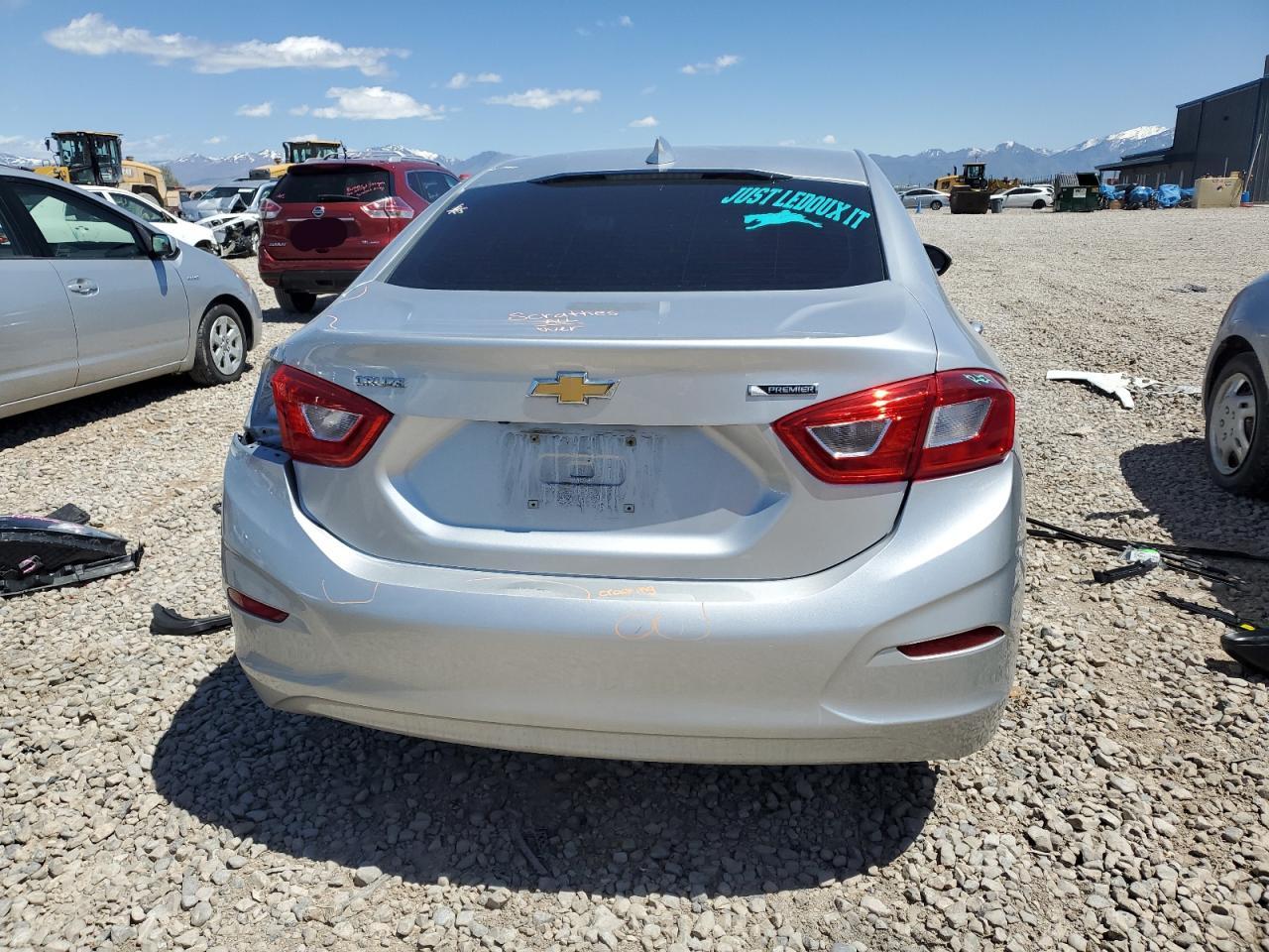 2017 Chevrolet Cruze Premier vin: 3G1BF5SM6HS573714