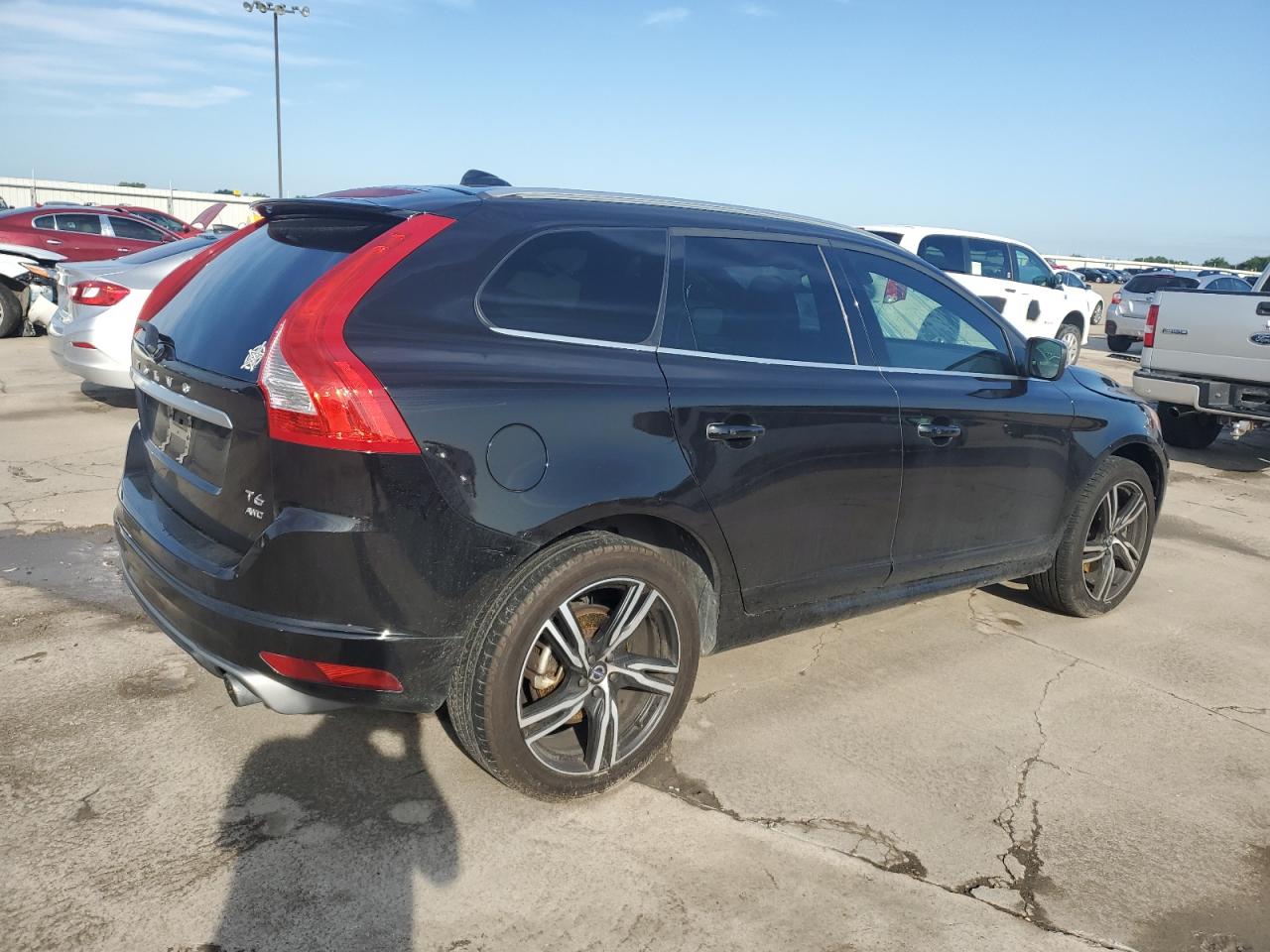 YV449MRS2H2035655 2017 Volvo Xc60 T6 R-Design Platinum