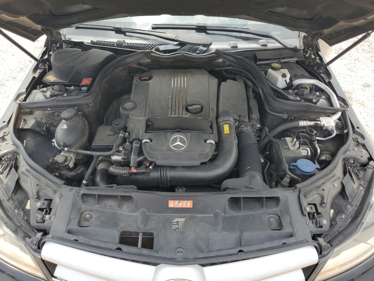 WDDGJ4HB4DG156084 2013 Mercedes-Benz C 250