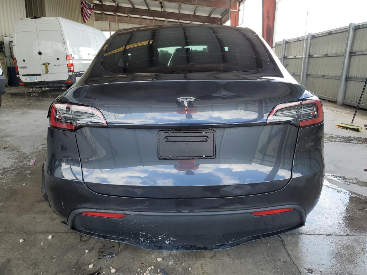7SAYGDED7RF018238 2024 Tesla Model Y