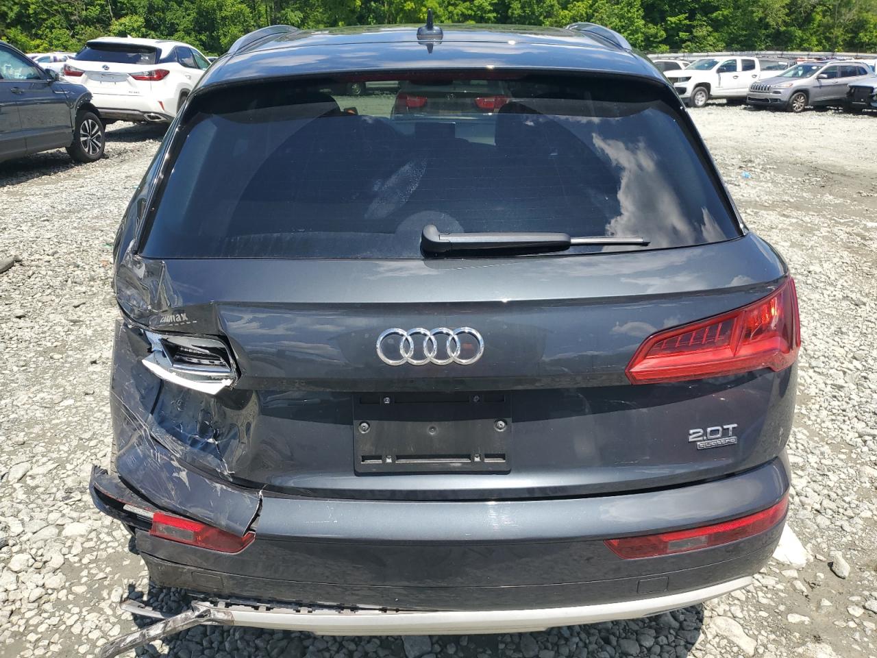 WA1ANAFY4J2004352 2018 Audi Q5 Premium