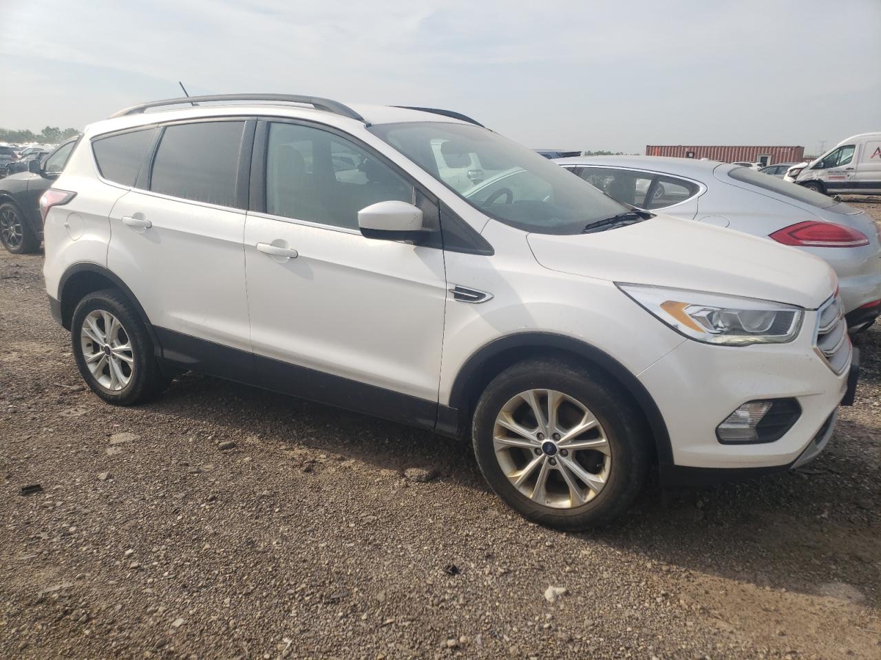 1FMCU9HD3JUB38165 2018 Ford Escape Sel