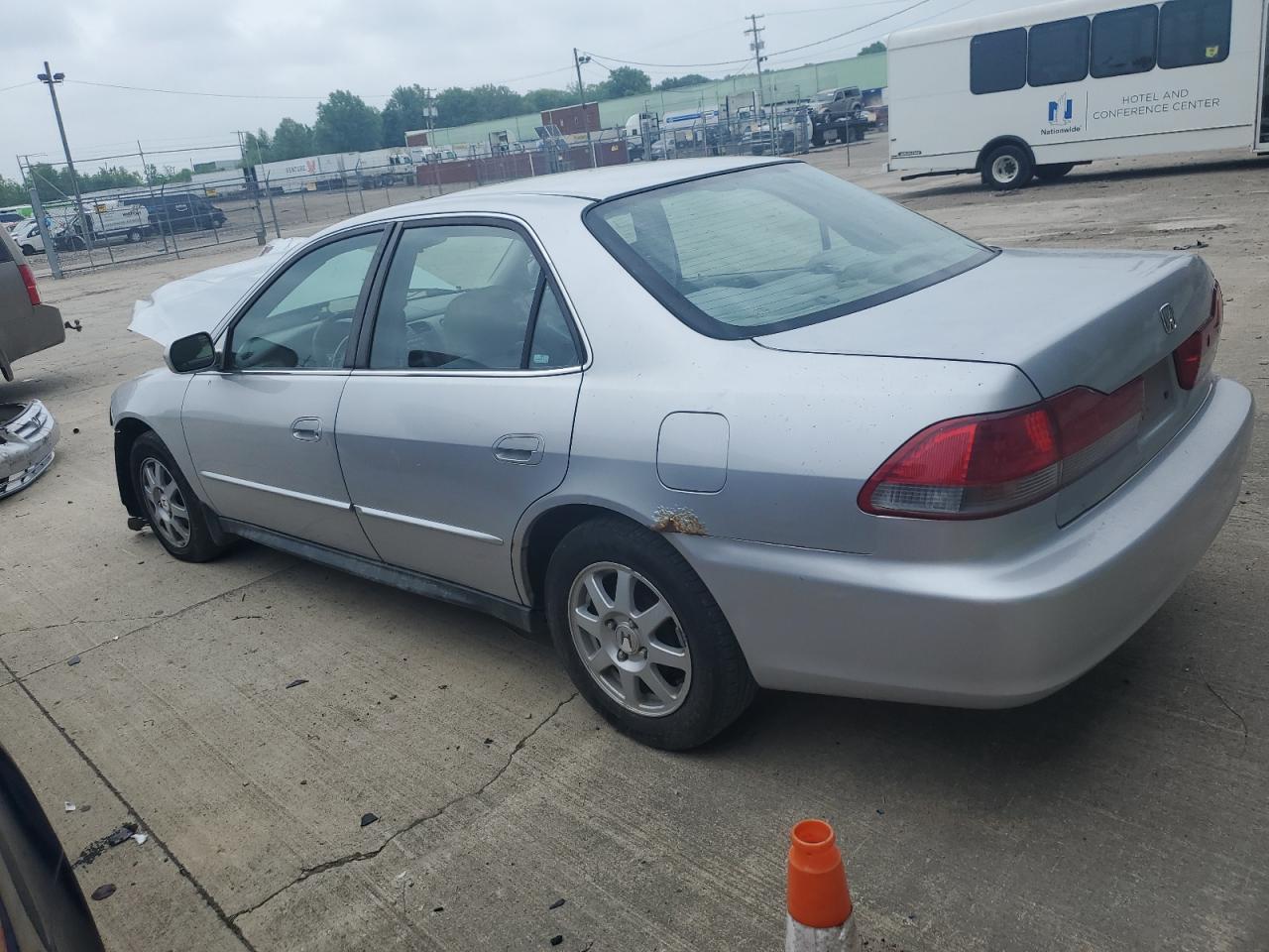 1HGCG56732A101123 2002 Honda Accord Se